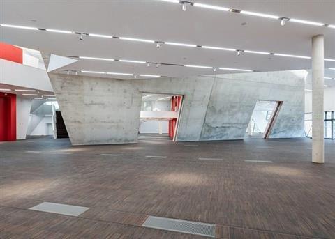 Leuphana Zentralgebaude / Campus i Lueneburg, DE