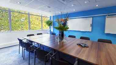 Boutique.Co Saunders House, Ealing Broadway, London, GB1