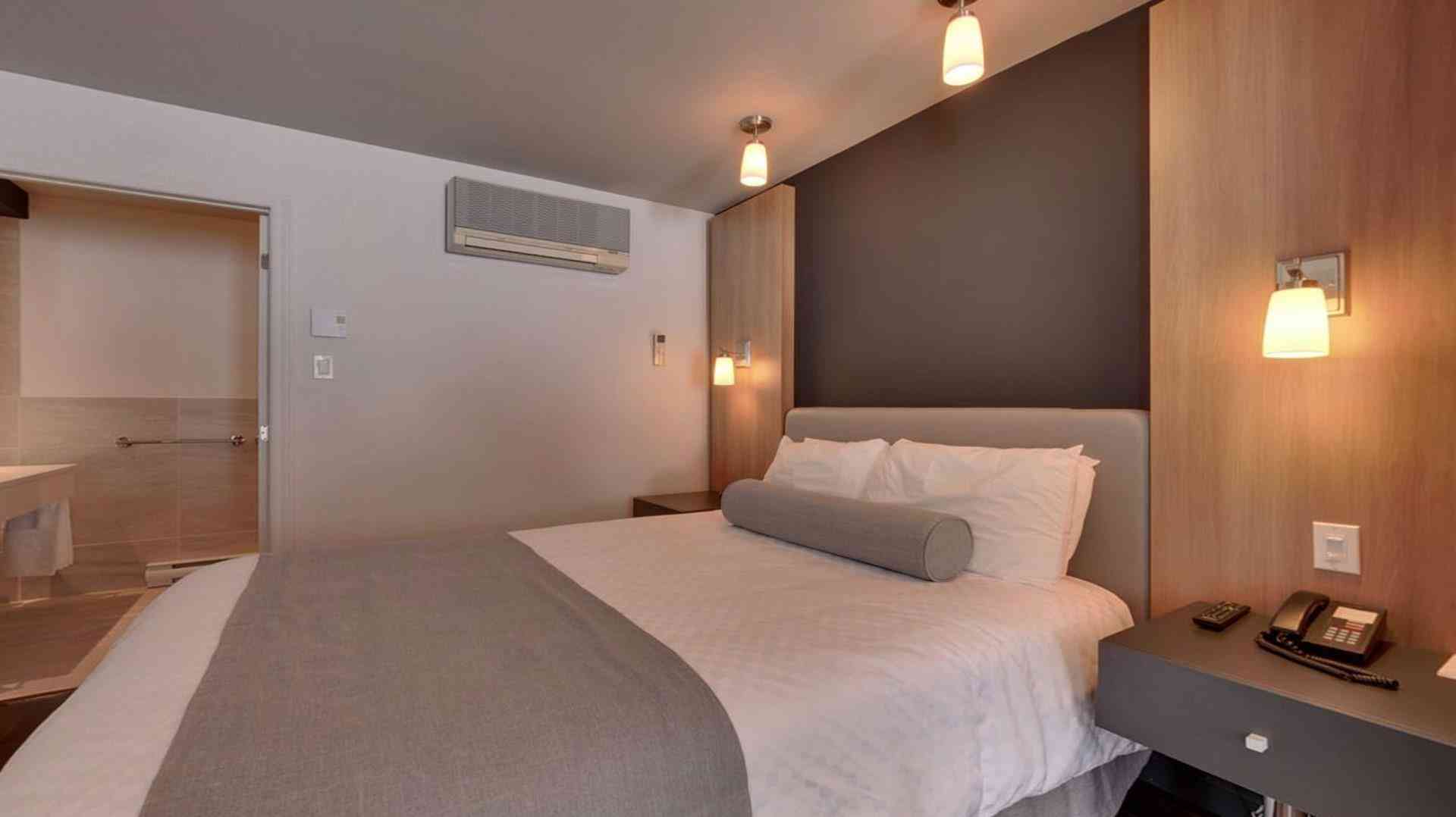 Marineau Hotel La Tuque в La Tuque, QC