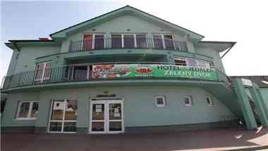 Hotel A Restauracia Zeleny Dvor em Senec, SK