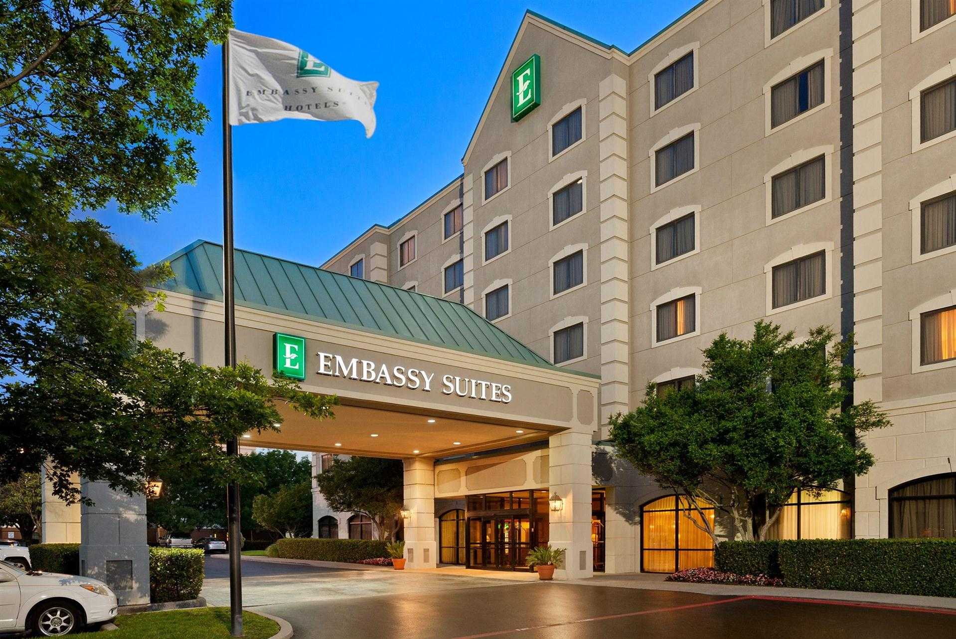 Embassy Suites by Hilton Dallas Near the Galleria в Dallas, TX