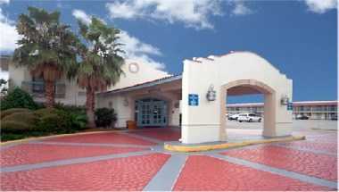 La Quinta Inn by Wyndham New Orleans Causeway в Metairie, LA