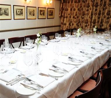 The Running Horses в Dorking, GB1