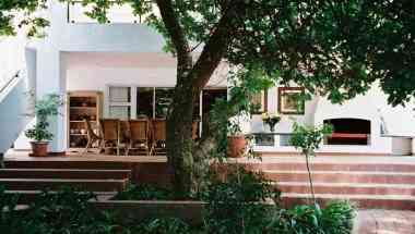 Melrose Place Guest Lodge в Johannesburg, ZA