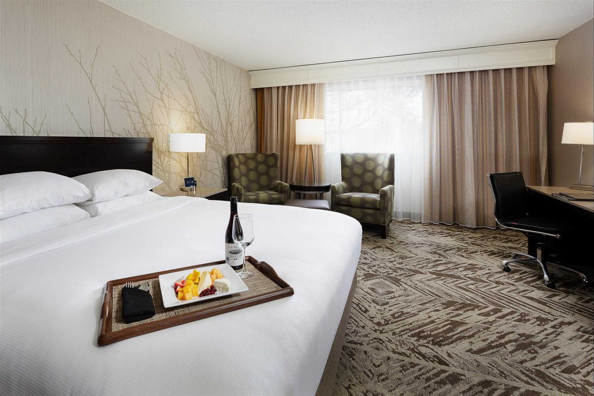 Hilton Cincinnati Airport в Florence, KY