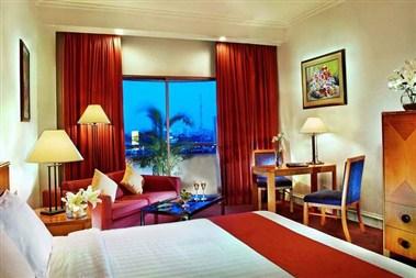 Surabaya Plaza Hotel em Surabaya, ID