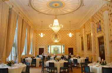 Saddlers" Hall в London, GB1