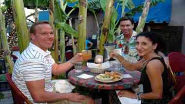 Blue Coyote Bar & Grill в Palm Springs, CA