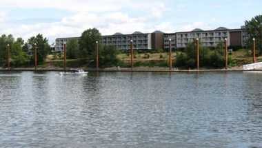 Best Western Plus Rivershore Hotel em Oregon City, OR