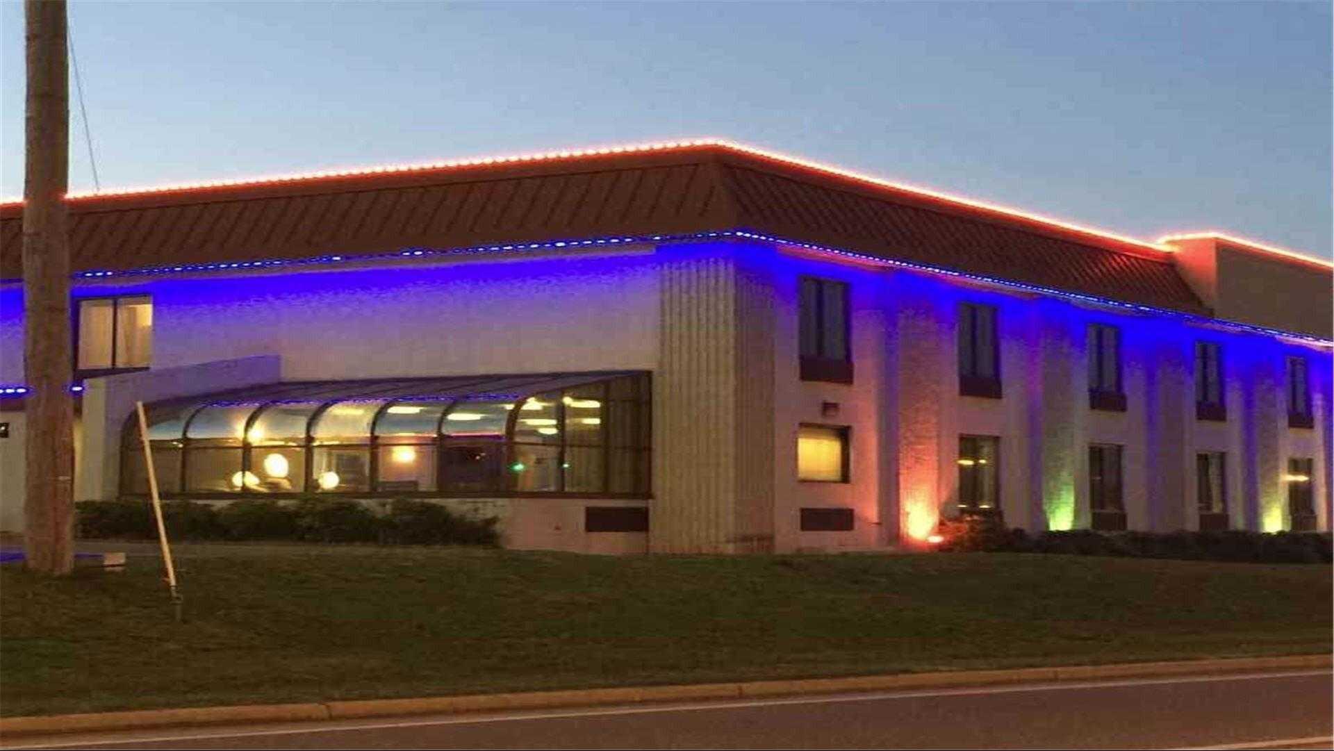 Astoria Hotel Danville West в Danville, VA