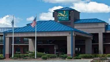 Quality Inn Calera I-65 exit 231 en Calera, AL