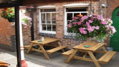 Burton Bridge Inn, Burton-On-Trent, GB1