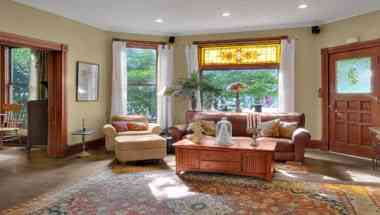 The Orting Manor в Orting, WA