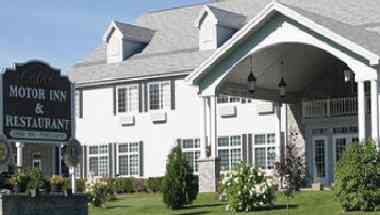 Cabot Inn & Suites in Lancaster, NH