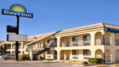 Days Inn by Wyndham Kingman East image