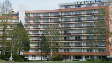 Brit Hotel Parc Rive Gauche в Bellerive-sur-Allier, FR