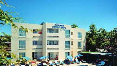 Daphne Hotel Apartments i Paphos, CY