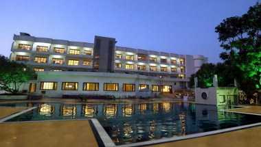 Pluz Resort a Silvassa, IN