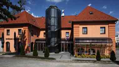 Zamecky Hotel a Hranice, CZ
