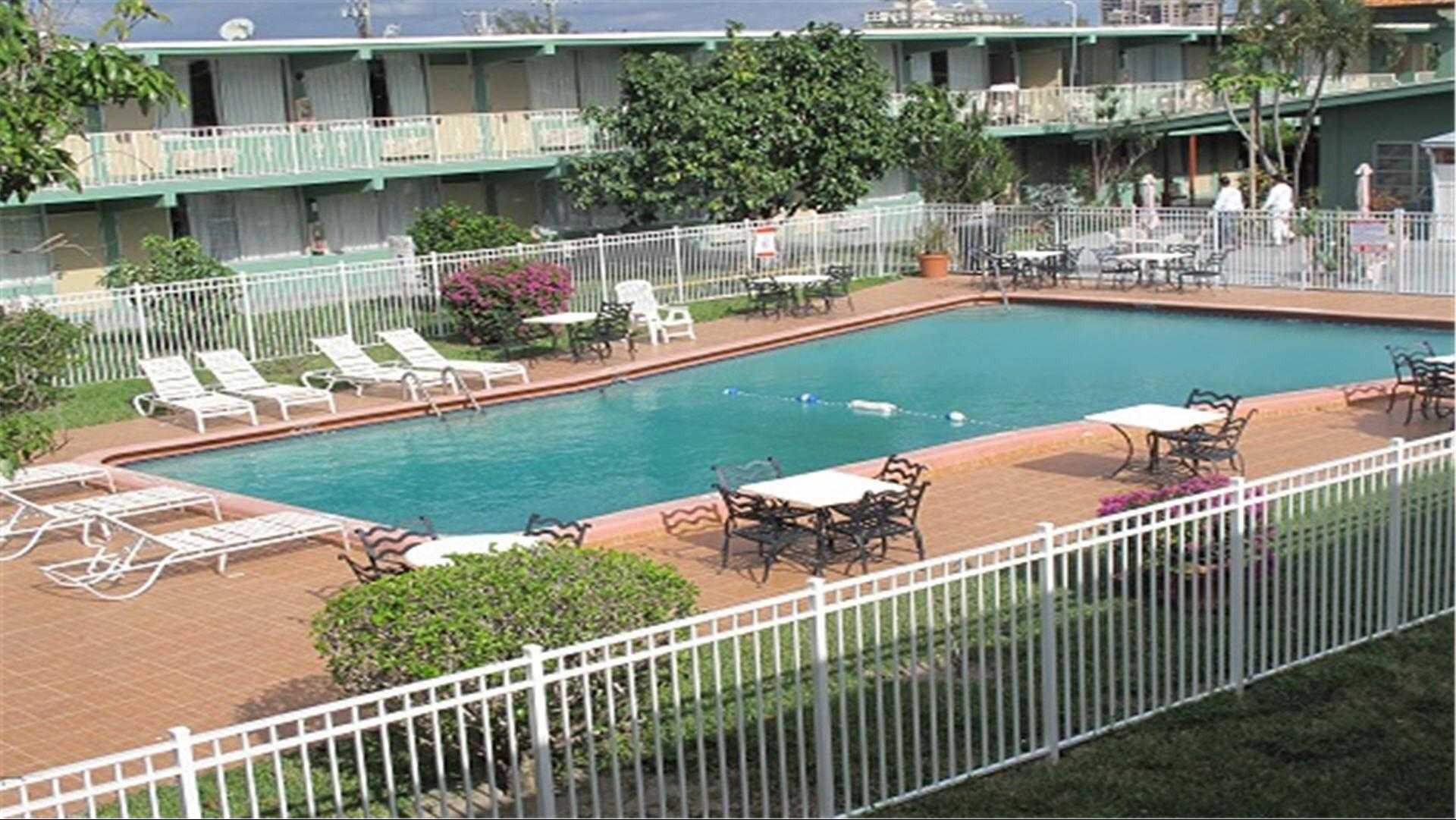 Boca Inn i Boca Raton, FL