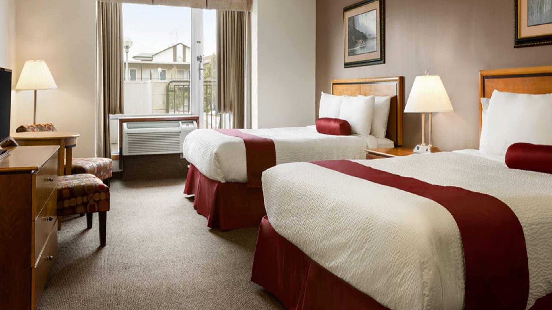 The Falls Hotel & Inn at Clifton Hill, Niagara Falls, ON