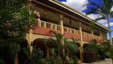 Melania's Garden Resort i Tanjay, PH