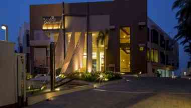 The Gold Beach Resort a Daman, IN