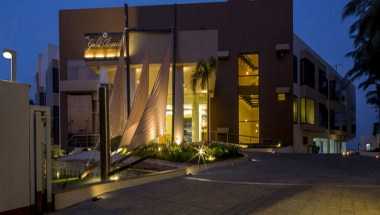 The Gold Beach Resort i Daman, IN