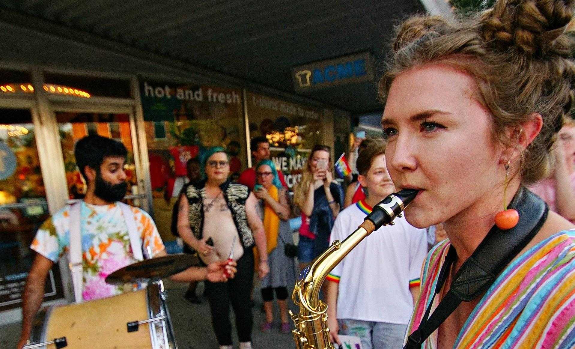 eXplore Lawrence a Lawrence, KS