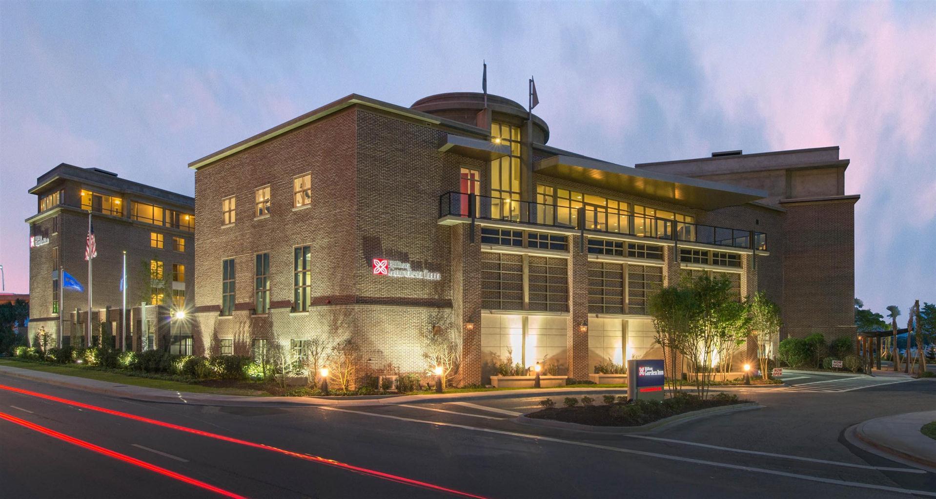 Hilton Garden Inn Charleston Waterfront/Downtown image