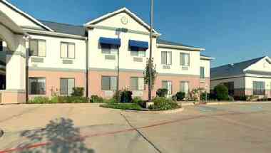 Best Western Executive Inn & Suites in Madisonville, TX