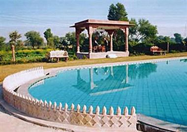 Umaid Lake Palace i Dausa, IN