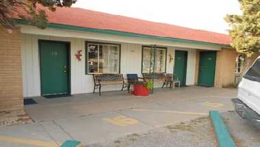 Budget Host Moon Mist Motel в Meade, KS