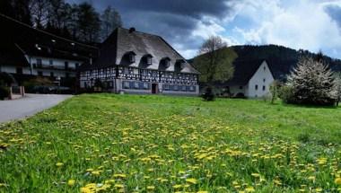 S Hotel Zum Kreuz image