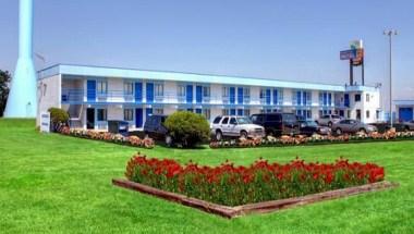 Country Host Motel image