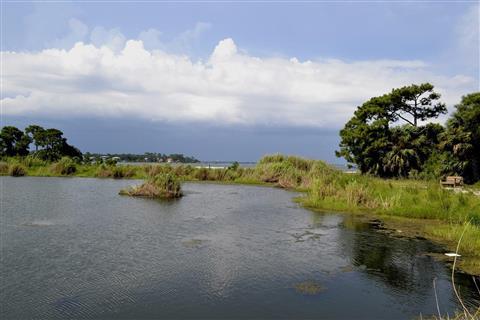 Veterans Park at Baywalk