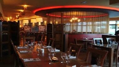 Lazaat Restaurant Bar Hotel в Cottingham, GB1