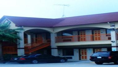 Scottish Inns Suites Humble image