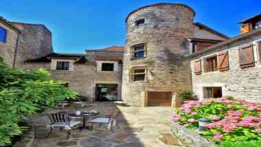 Hotel Restaurant La Terrasse in Meyronne, FR