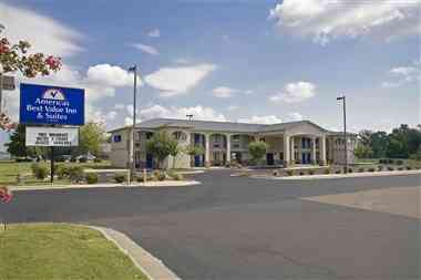 Americas Best Value Inn & Suites University Ave em Little Rock, AR