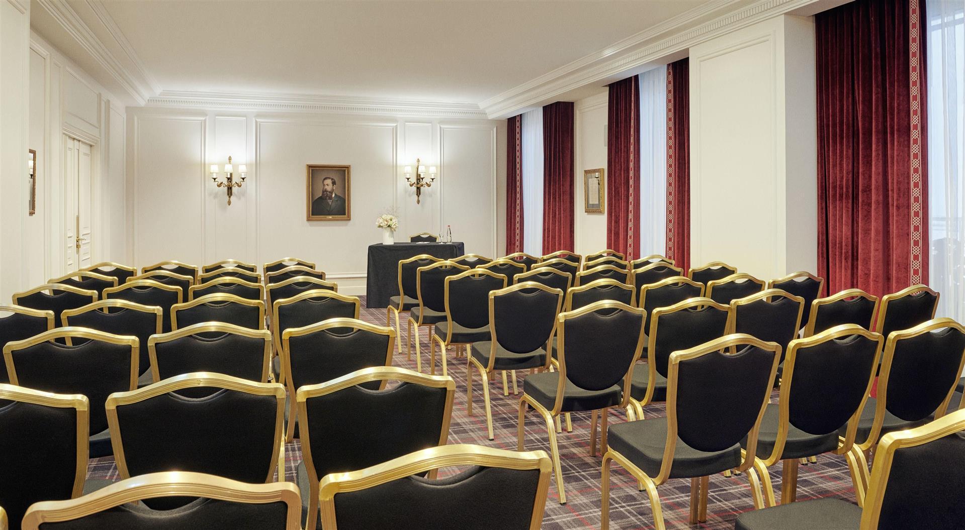 Изображение помещения для встречи