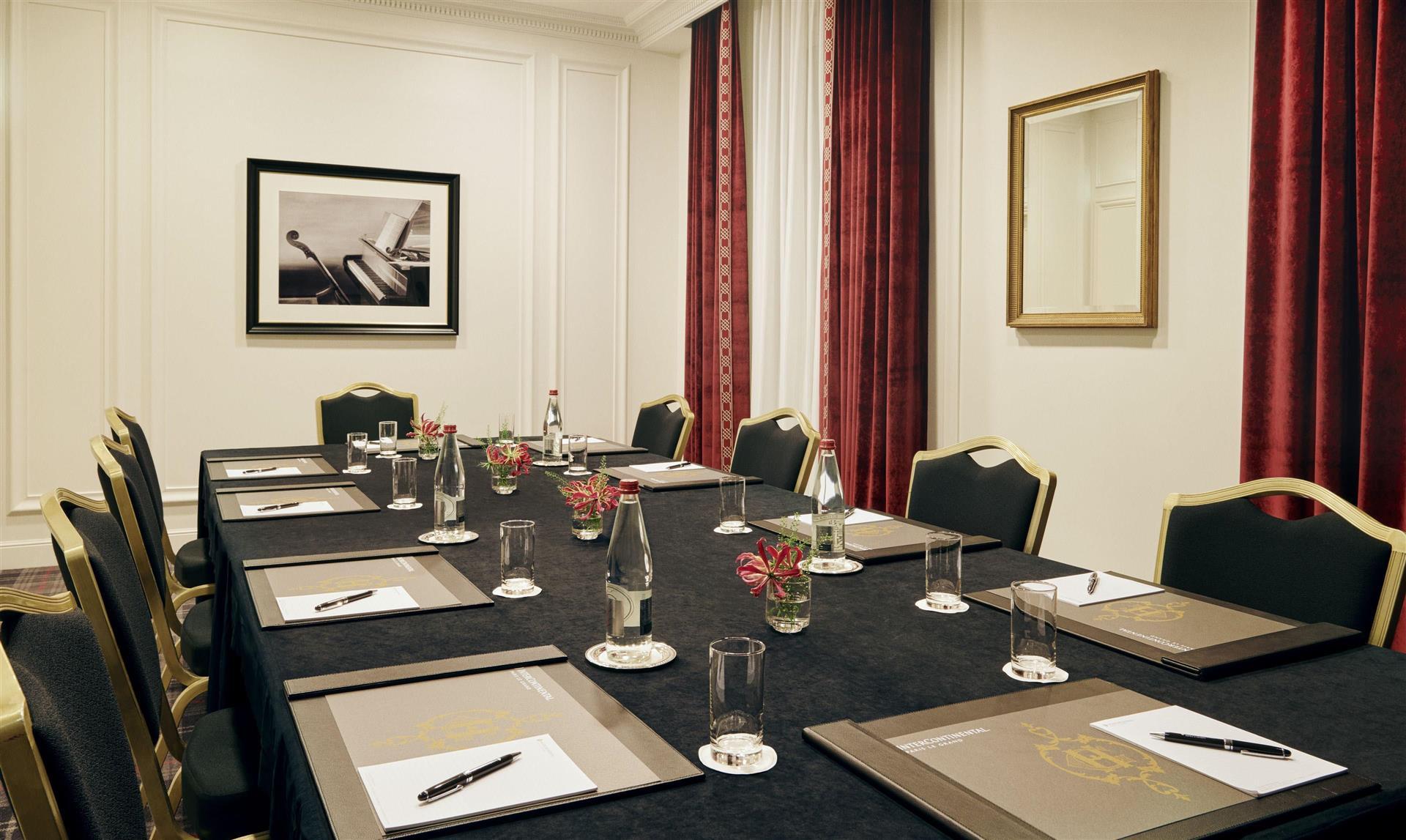 Изображение помещения для встречи