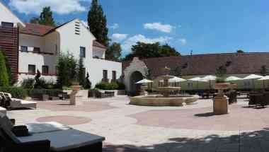 Kristaly Imperial Hotel in Tata, HU