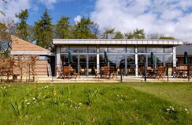 Scampston Hall в Malton, GB1