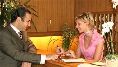 Hotel Modern- Aid image