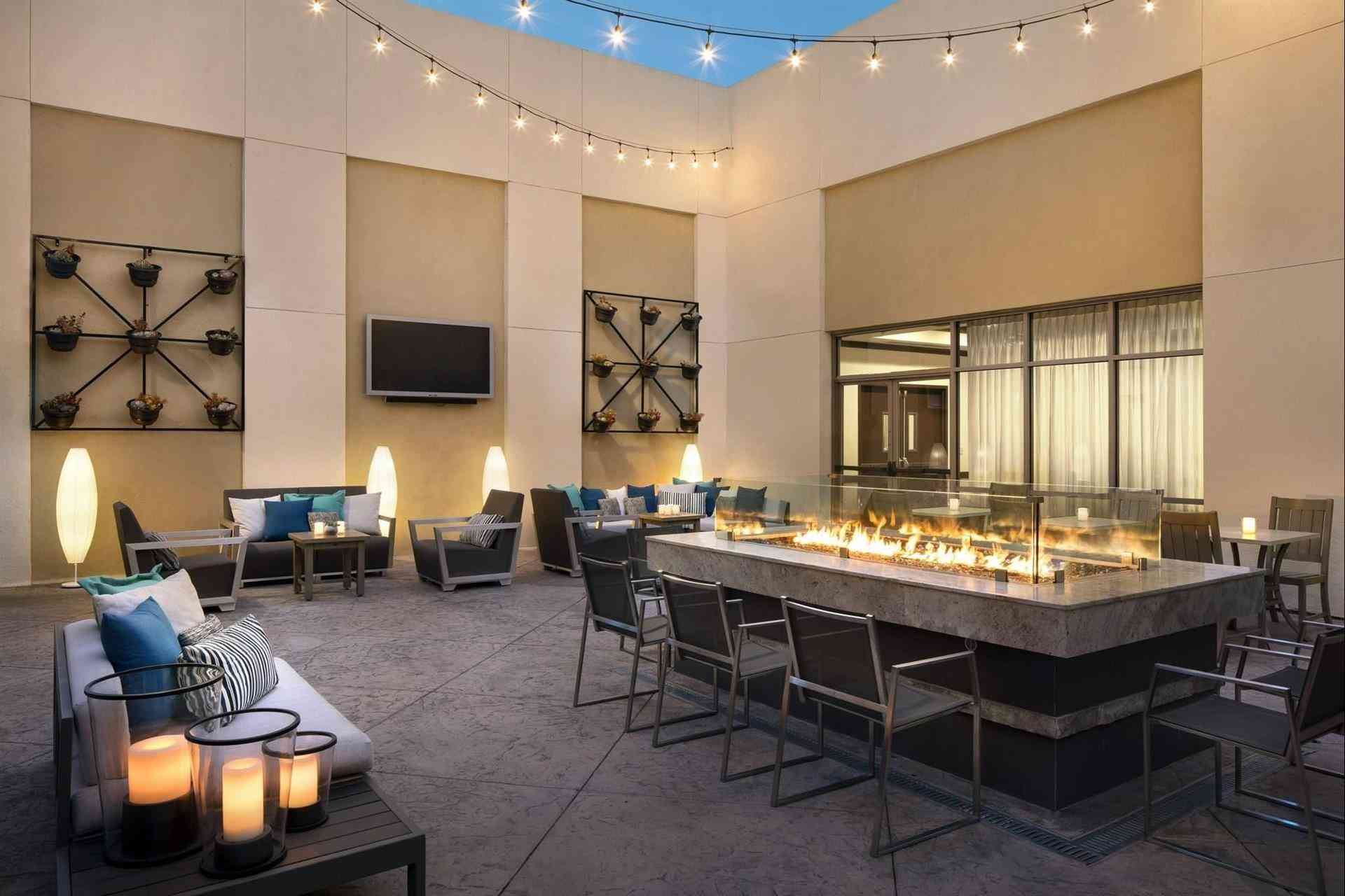 Fullerton Marriott at California State University a Fullerton, CA