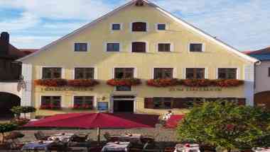 Zum Dallmayr Hotel Gasthof GmbH i Berching, DE