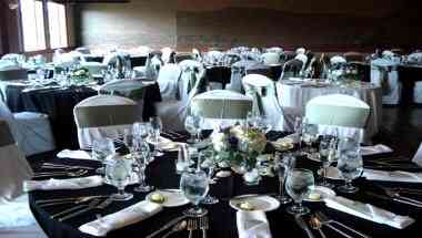 Three Tomatoes Steakhouse & Club at Fossil Trace в Golden, CO