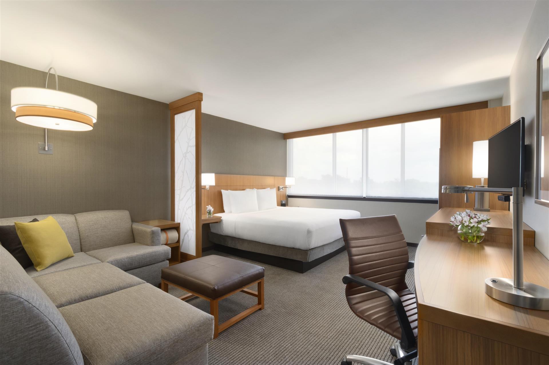Hyatt Place Chicago/O'hare Airport image