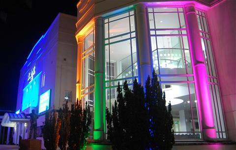 Dorking Halls in Verdorben, GB1